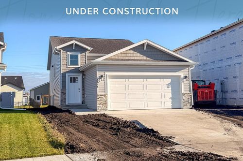 6758 Meadow View Drive S, Fargo, ND, 58104 | Card Image
