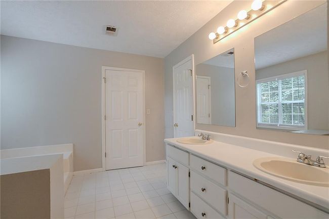 2140 Deer Trl, House other with 3 bedrooms, 2 bathrooms and 4 parking in Suwanee GA | Image 24