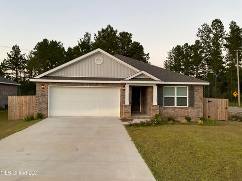 18559 Water Oak Way, Biloxi, MS, 39532-4567 | Card Image