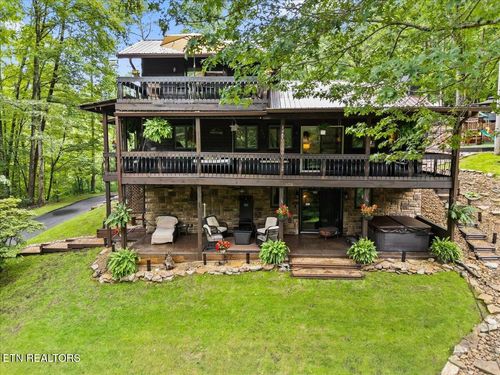 573 Hilltop Dr, Jacksboro, TN, 37757-2034 | Card Image
