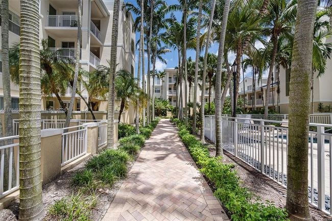 300 - 7598 Sw 102 Nd St, Condo with 3 bedrooms, 3 bathrooms and null parking in Pinecrest FL | Image 25