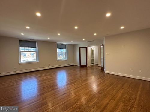 15b-15 W Highland Ave, Philadelphia, PA, 19118-3322 | Card Image