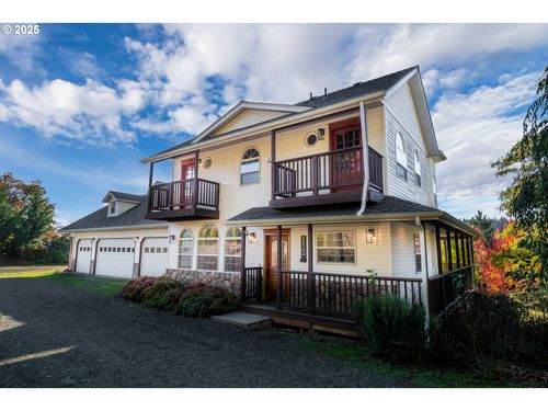 86104 Sells View Dr, Eugene, OR, 97402-8234 | Card Image