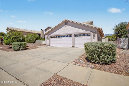 12592 N Pioneer Way, Oro Valley, AZ, 85755-8929 | Card Image