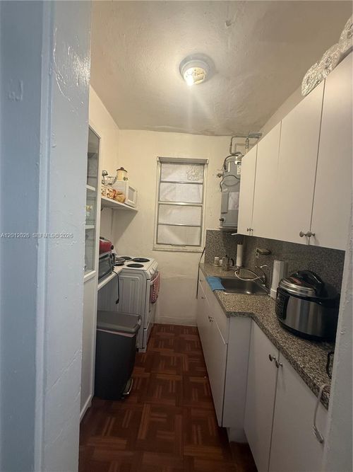 4-1560 Sw 5th St, Miami, FL, 33135 | Card Image