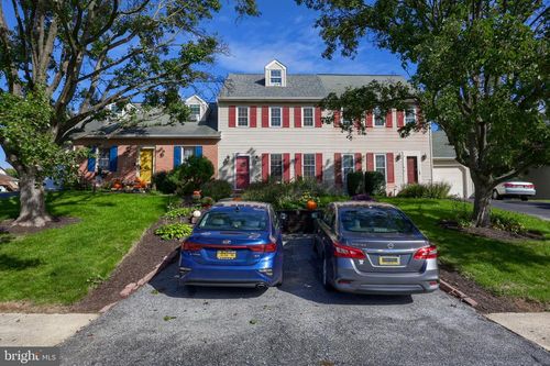 437 Deerfield Dr, Mount Joy, PA, 17552-1215 | Card Image