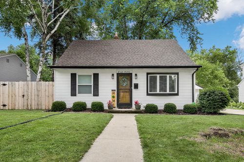 W62N346 Hanover Avenue, Cedarburg, WI, 53012 | Card Image