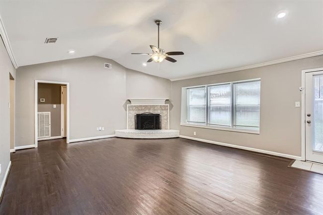 Living Room | Image 8