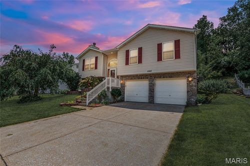 1088 Winter Park Dr, Fenton, MO, 63026-5689 | Card Image