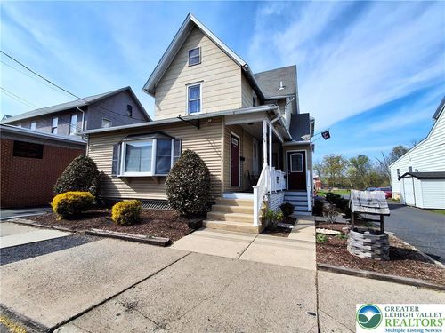 523 W Broad St, Quakertown, PA, 18951-1215 | Card Image