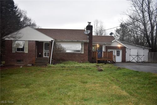 6733 Warren Sharon Road, Brookfield, OH, 44403 | Card Image