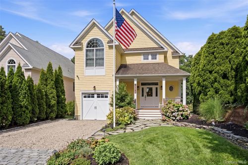 114 Eatons Neck Rd, Northport, NY, 11768-1110 | Card Image