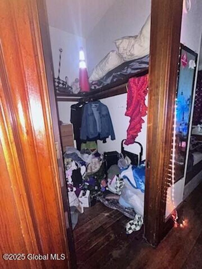Unit 2 Closet | Image 25