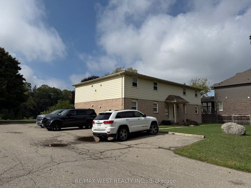 60 Willow St, Paris, ON, N3L2K6 | Card Image