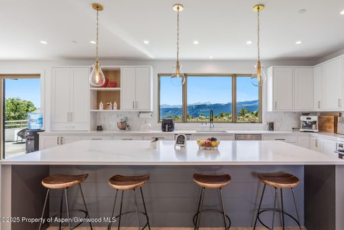 577 Fox Run Dr, Carbondale, CO, 81623-8502 | Card Image