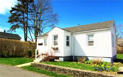 35 Rosa Rd, Middletown, RI, 02842-4843 | Card Image