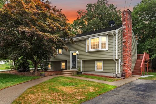 2 Glen Eagle Cir, Attleboro, MA, 02703-6235 | Card Image