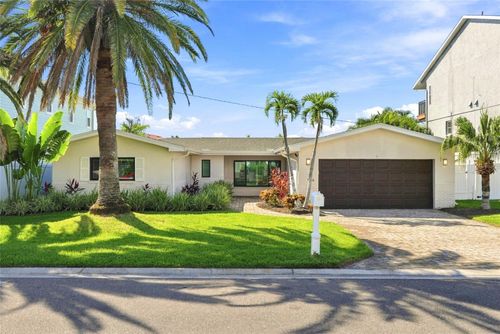 556 Johns Pass Ave, MADEIRA BEACH, FL, 33708-2366 | Card Image