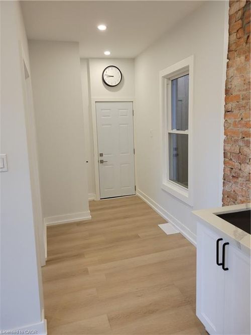 2-262 Robert St, Hamilton, ON, L8L2R4 | Card Image