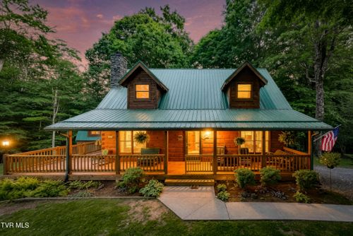 104 Crestwood Dr, Roan Mountain, TN, 37687-3580 | Card Image
