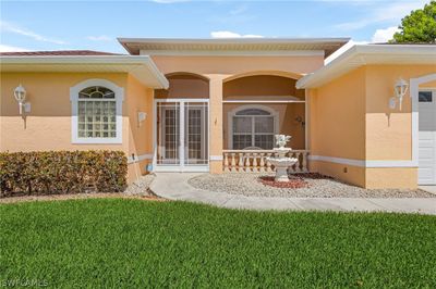 1401 Sw 52nd Lane, House other with 3 bedrooms, 2 bathrooms and null parking in Cape Coral FL | Image 3