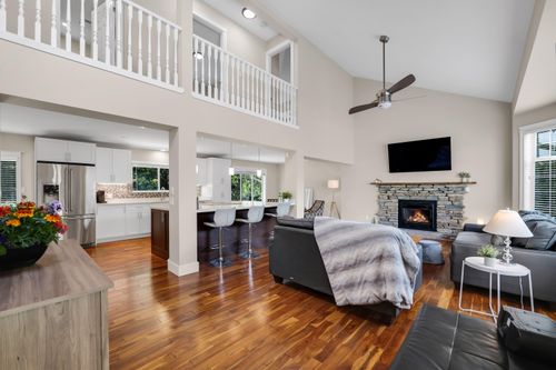 1510 Macdonald Pl, Squamish, BC, V0N0P6 | Card Image