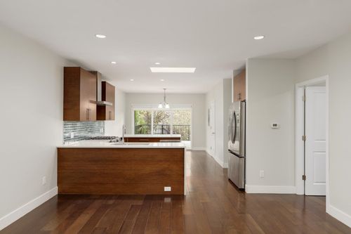 2880 W 6th Avenue, Vancouver, BC, V6K1X1 | Card Image