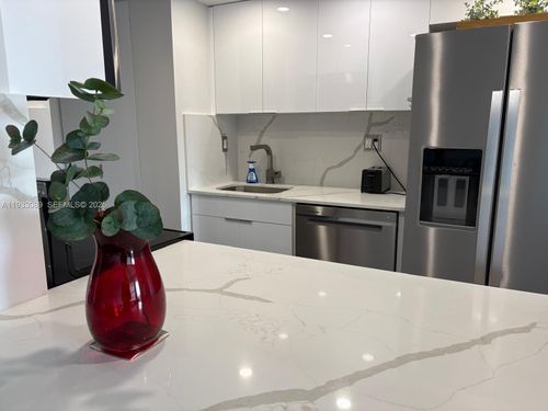 apt-1215-251 174th St, Sunny Isles Beach, FL, 33160-3357 | Card Image