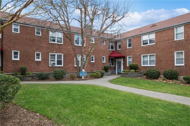 APT-1J - 10 Bryant Cres, Home with 1 bedrooms, 1 bathrooms and null parking in White Plains NY | Image 23