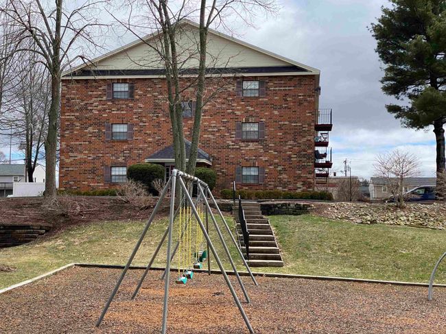 APT-22 - 11 Railroad Ave, Condo with 2 bedrooms, 1 bathrooms and null parking in Derry NH | Image 35