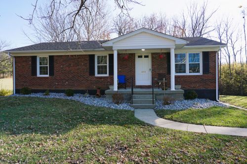 2210 Carpenter Pike, Versailles, KY, 40383-8601 | Card Image