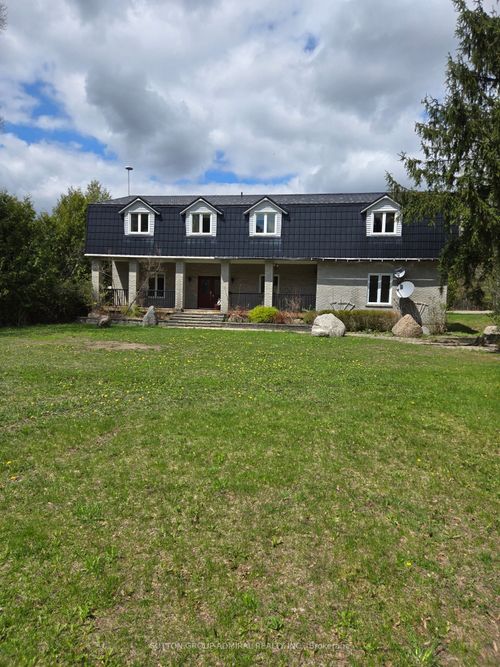 4212 Vivian Rd, Cedar Valley, ON, L0G1E0 | Card Image