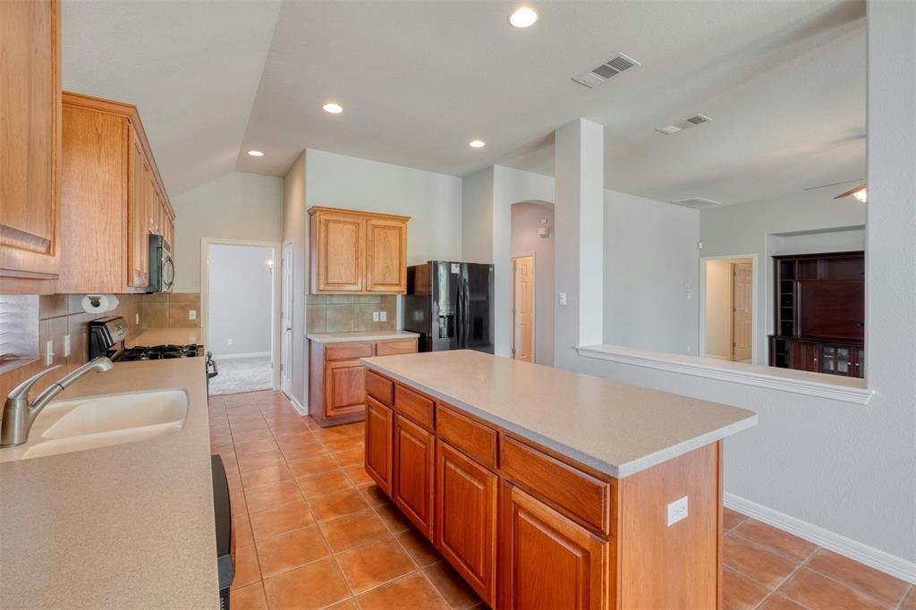 Residential Lease in Manor 4