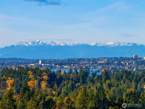 2627 96th Ave Ne, Clyde Hill, WA, 98004-2107 | Card Image