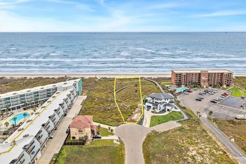 102 Mariners Dr, Port Aransas, TX, 78373-2249 | Card Image