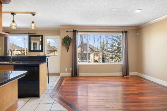 41 Valley Crest Close Nw, Home with 3 bedrooms, 3 bathrooms and 4 parking in Calgary AB | Image 10