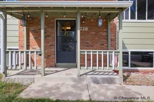 726 Cottonwood Dr, Cheyenne, WY, 82001-6943 | Card Image