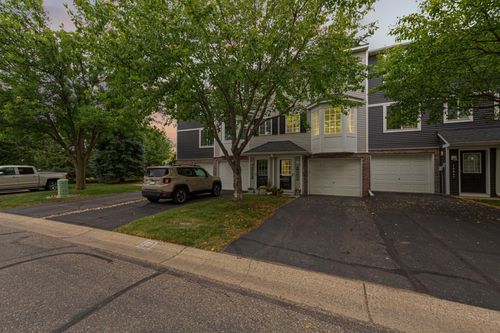 63-15549 Flyboat Ln, Apple Valley, MN, 55124-6021 | Card Image
