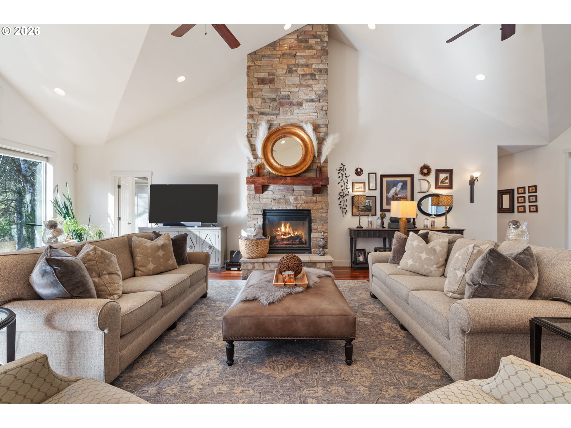 Residential in Cougar 5