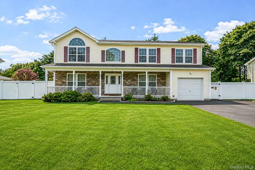 12 Nostrand Ave, Brentwood, NY, 11717-2403 | Card Image
