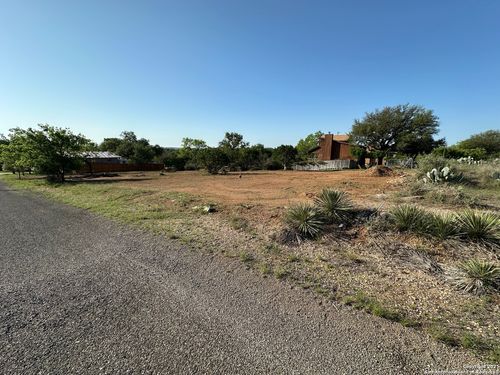 130 E Willow Dr, Granite Shoals, TX, 78654-2933 | Card Image