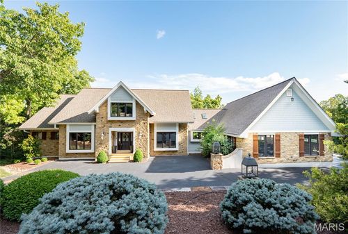 2209 Ridgley Woods Dr, Chesterfield, MO, 63005-6807 | Card Image
