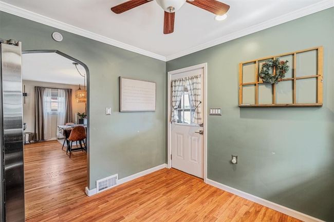 Patio door off kitchen | Image 19