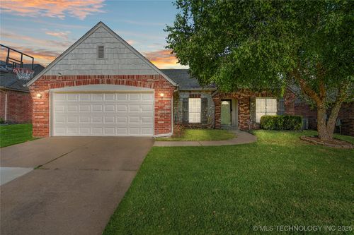 12522 S Cedar Ave, Jenks, OK, 74037-4983 | Card Image