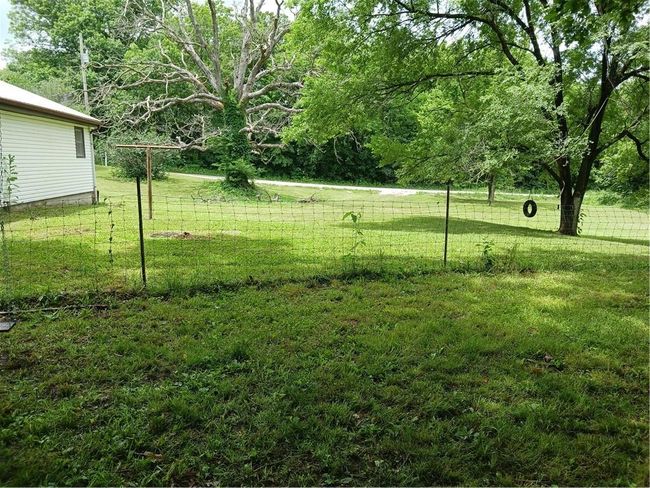 871 Sw 301 St Rd, House other with 2 bedrooms, 1 bathrooms and null parking in Chilhowee MO | Image 7