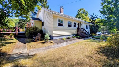 242 Middle St, Island Pond, VT, 05846-9667 | Card Image