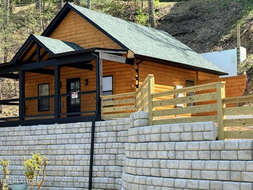 1026 Black Bear Cub Way, Sevierville, TN, 37862 | Card Image