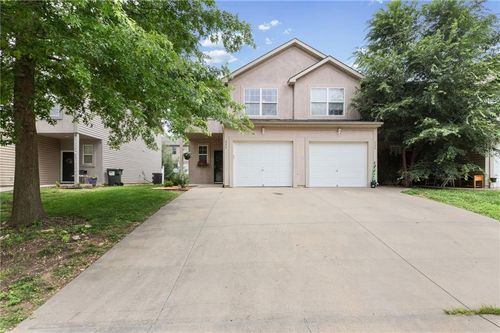 228 N 4th Ter, Louisburg, KS, 66053-4179 | Card Image