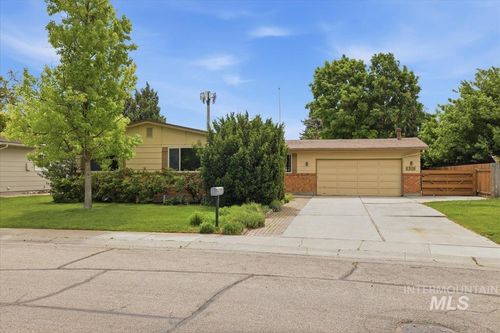 8315 W Valley View Dr, Boise, ID, 83704-4472 | Card Image