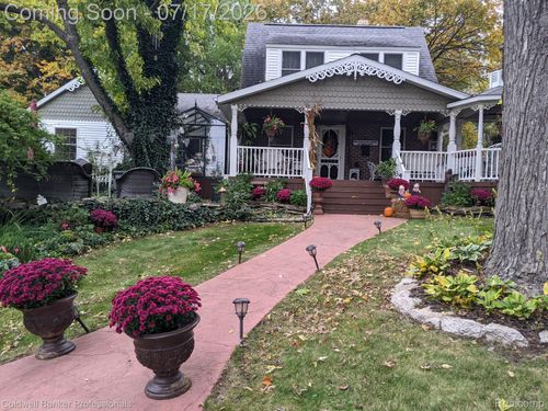 3194 W Hill Rd, Flint, MI, 48507-3862 | Card Image